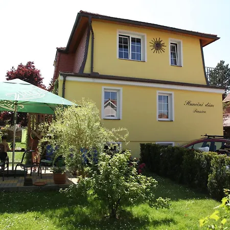 Guest house Slunecni Dum 3*